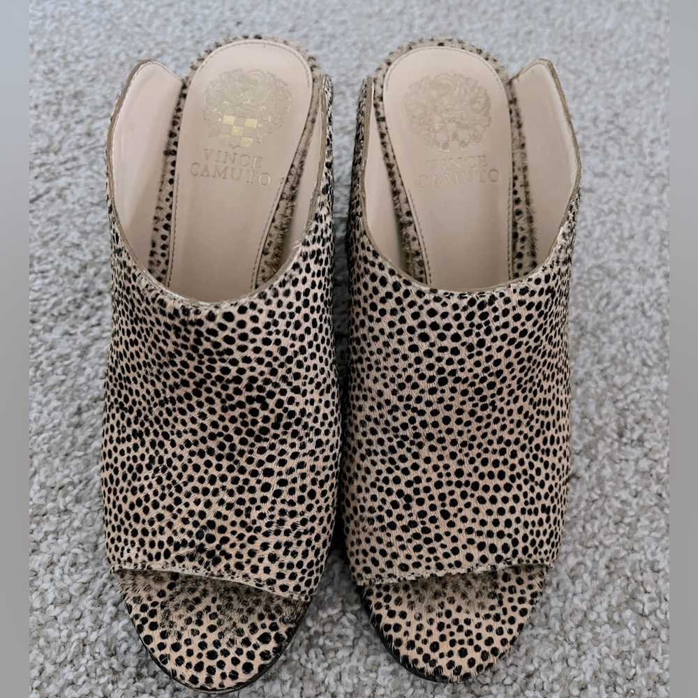 *SOLD* Pre-owned Vince Camuto Leopard Cow Hair Open-toe Block Heel Mules, Sz 7.5